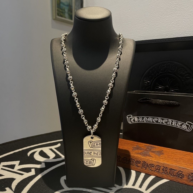 Ch*0me He**ts necklaces